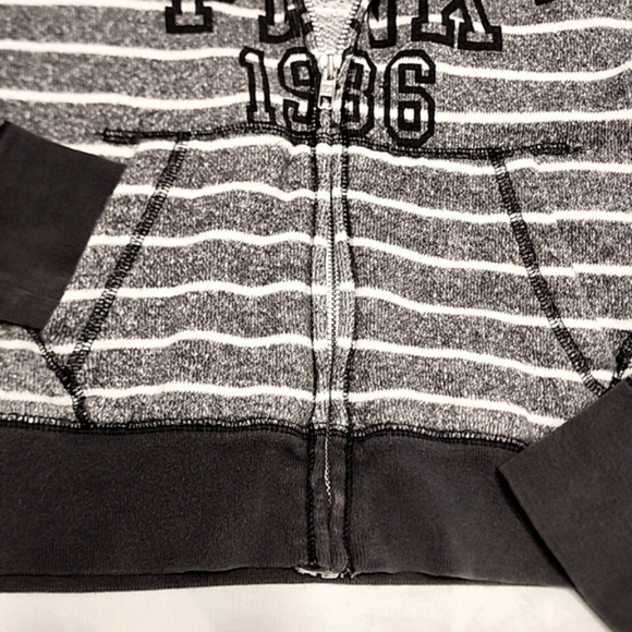 PINK 1986 Active Wear Victoria Secret Hooded Sweatshirt. SIZE: S - Picture 3 of 5
